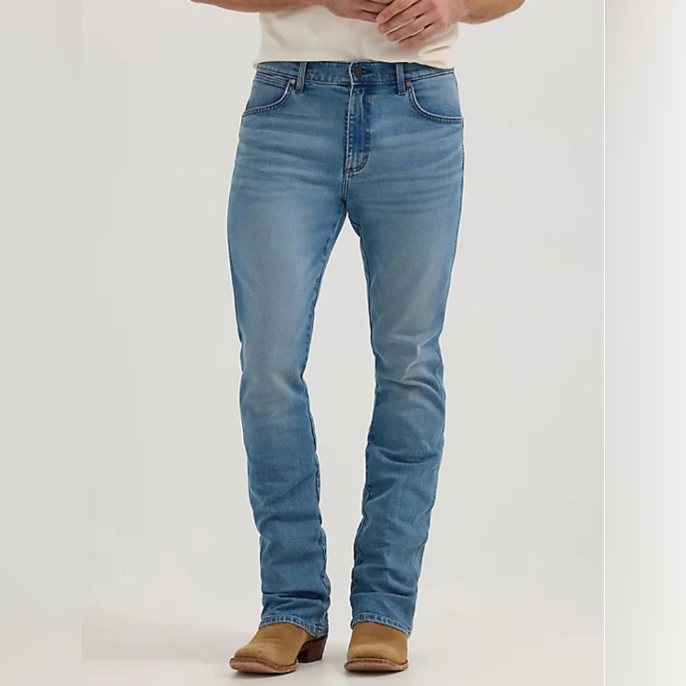 Men’s Wrangler Retro Slim Fit Bootcut Jean